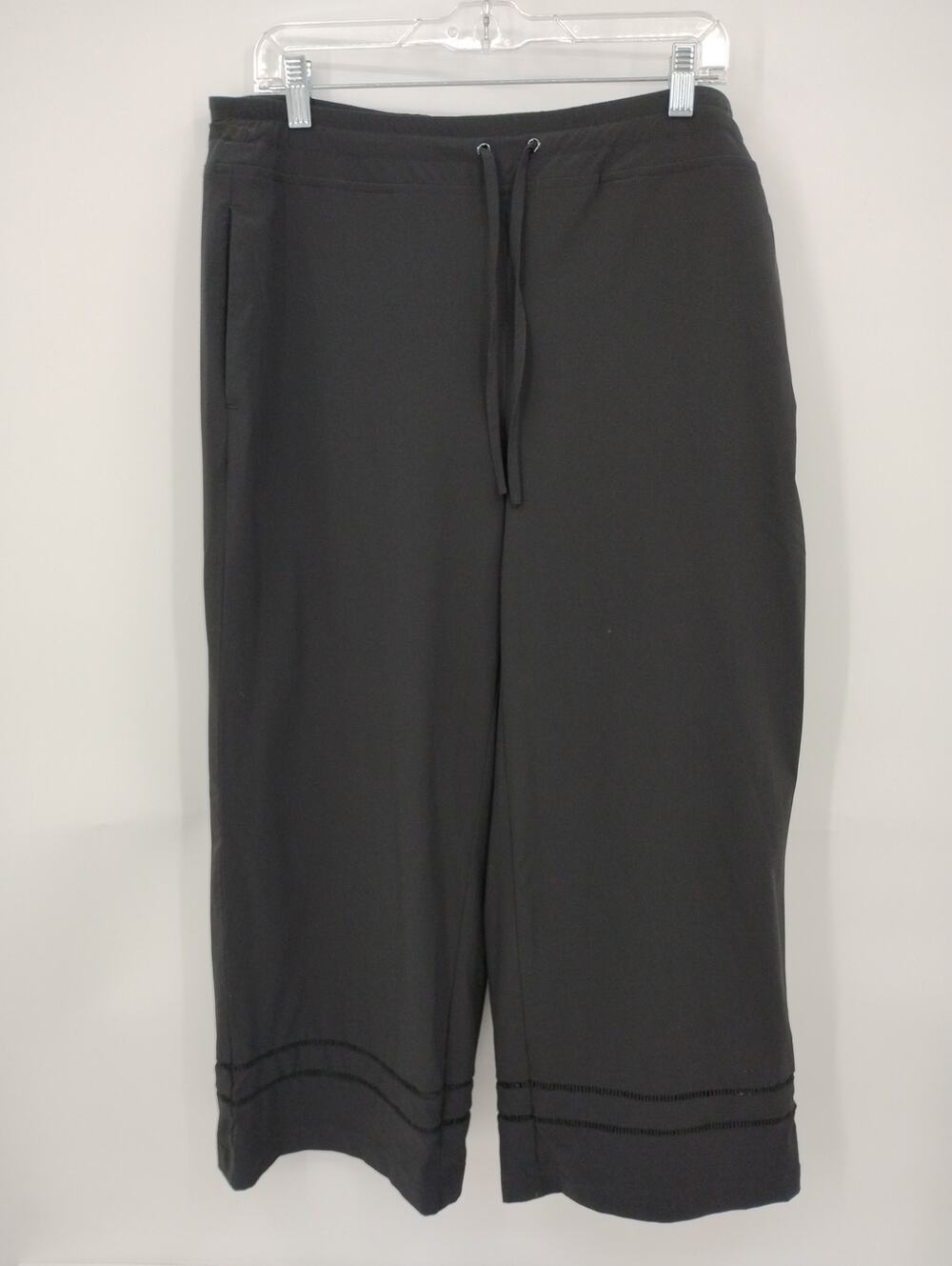 Weekends by Chico's Black Capri Gaucho Pants Women's size Large 12 Chico's 2